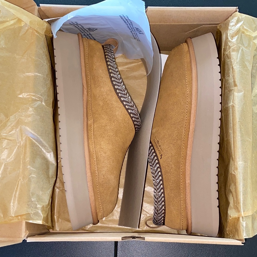 #K280-4 - NWB- Koolaburra by UGG Chestnut Platform Slipper- women’s 10 - Picture 6 of 15